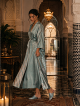 نخلة بلون الأزرق الجليدي